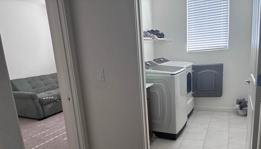 Veronica Álvarez's room
