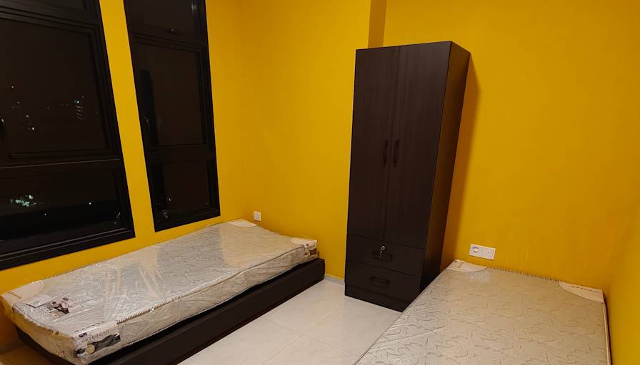 Yi Qi's room