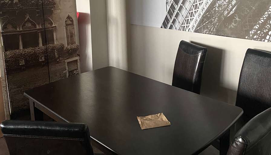 tom's room