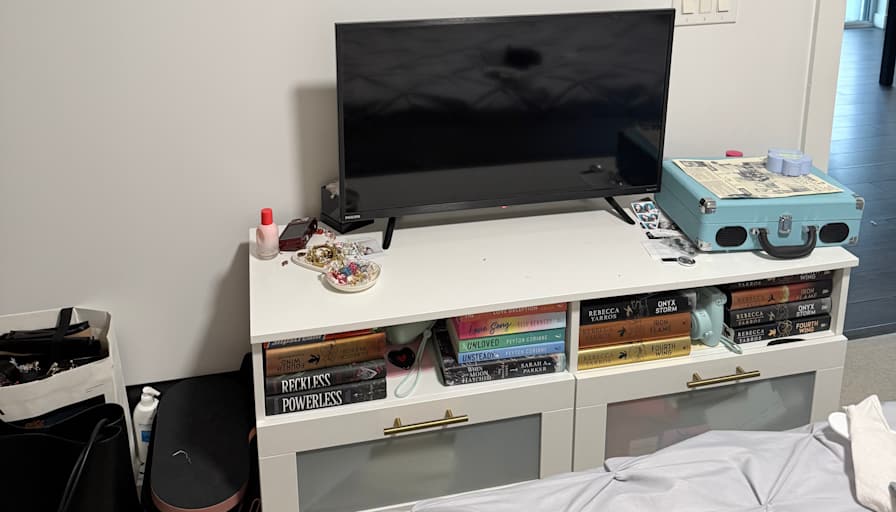 Chahat's room