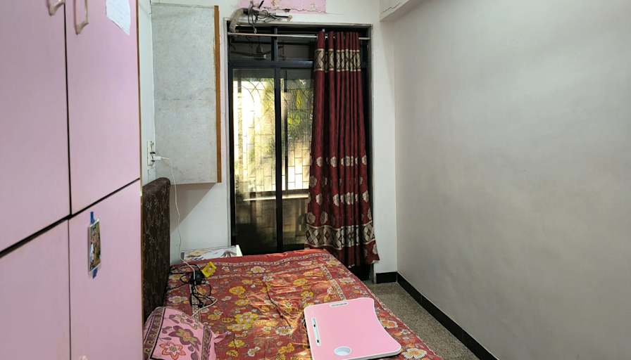 Chakshu vaidya's room