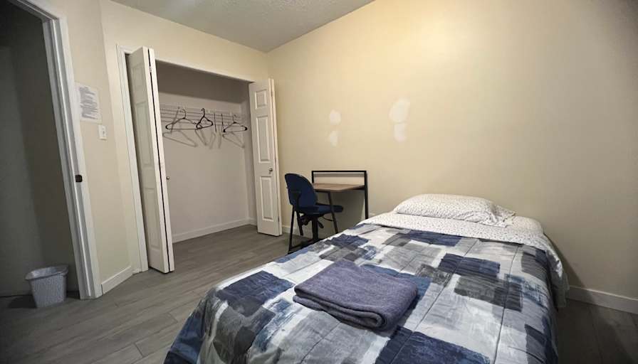 Flo's room