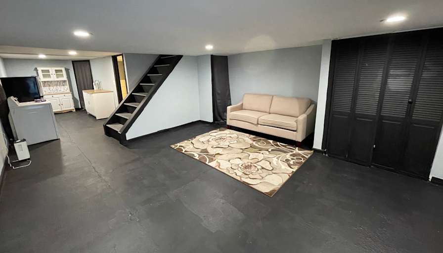 Manouk's room