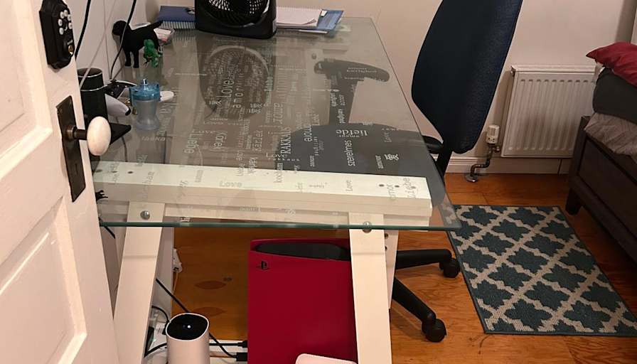 Craig YEG's room