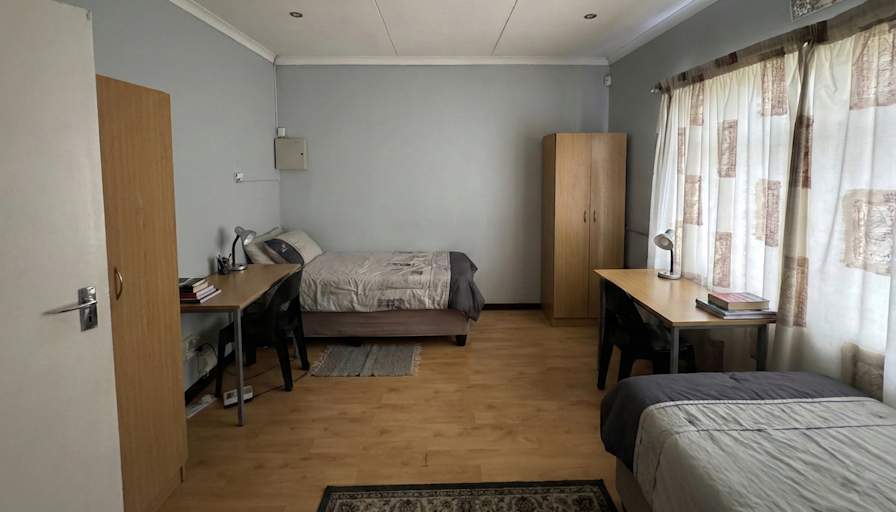 Sino's room