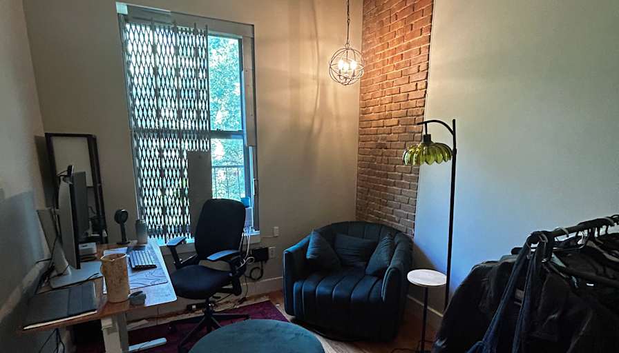 Francisco's room