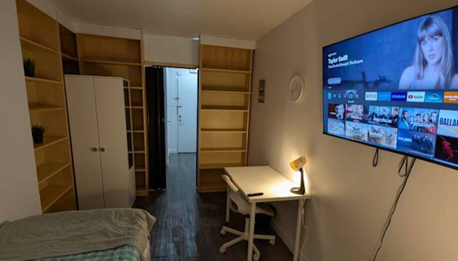 Isacco's room