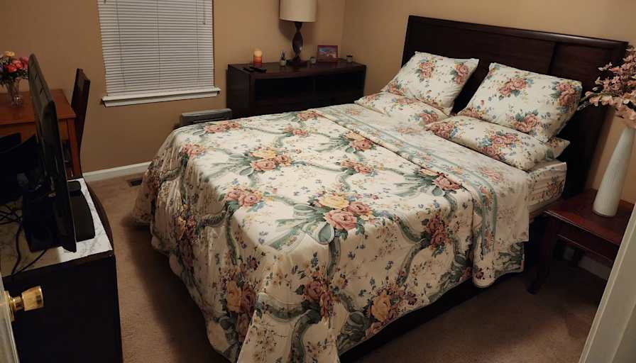 sam's room