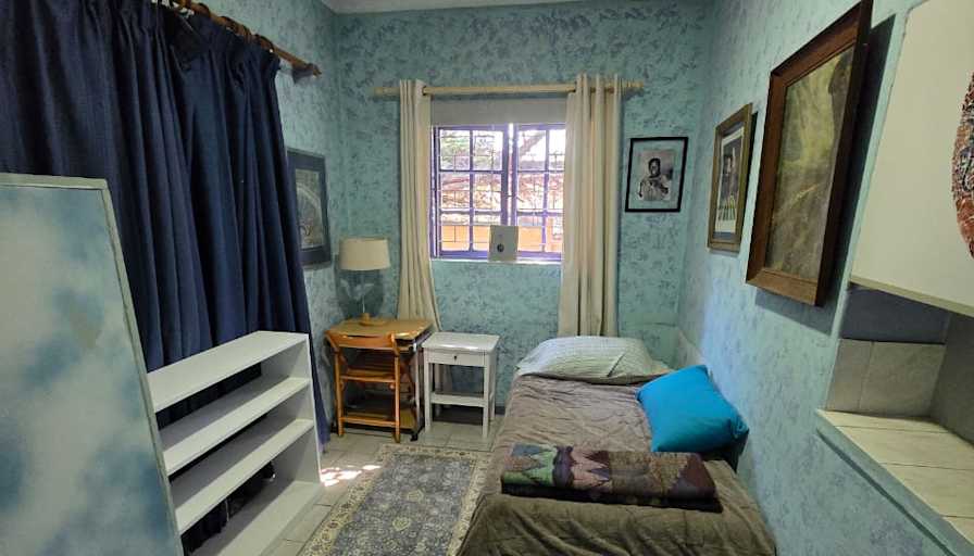 Green Point Tree House's room