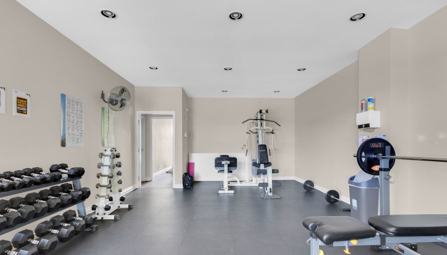 Fluer Muesco Reyes's room