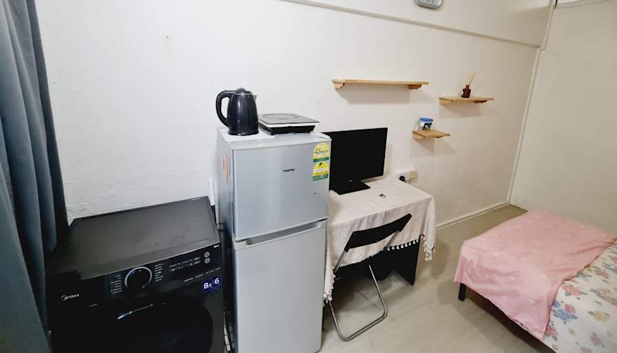 Roomy's room