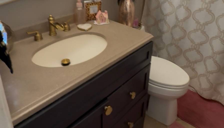 Elsa Martinez's room