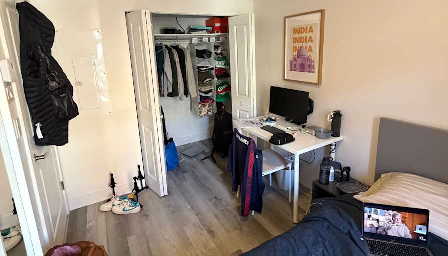 Alban DUCOS's room