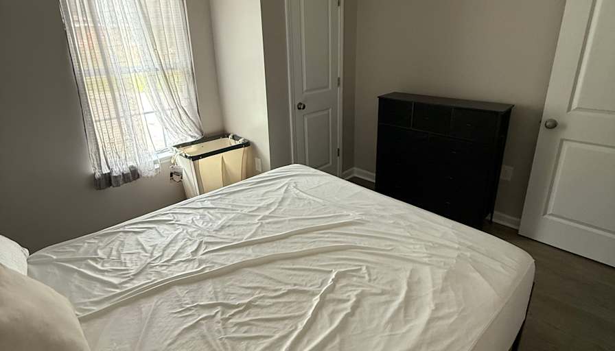 Tee's room
