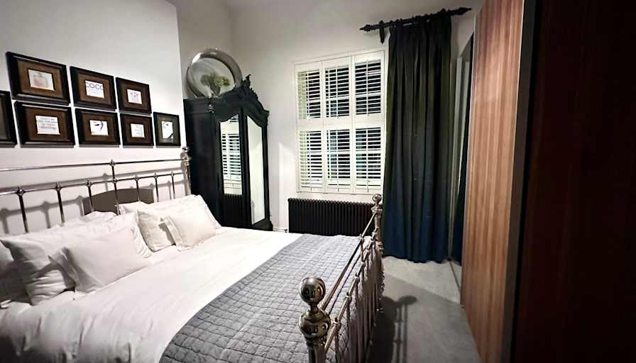 Su Baugh's room