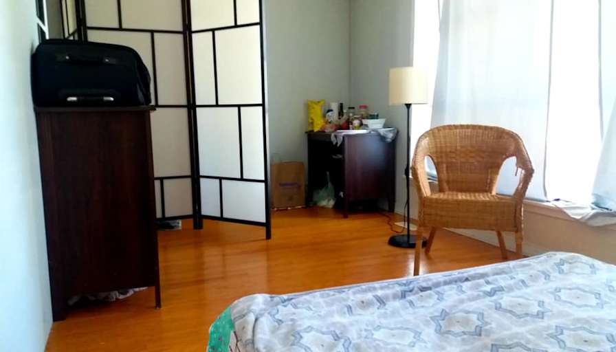 Payam's room