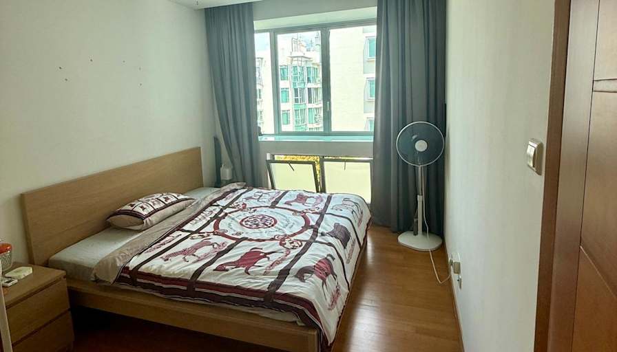 Ken's room