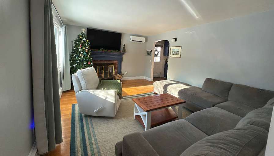 Furnished room with own bathroom in a house | Reno, N... – Roomies.com
