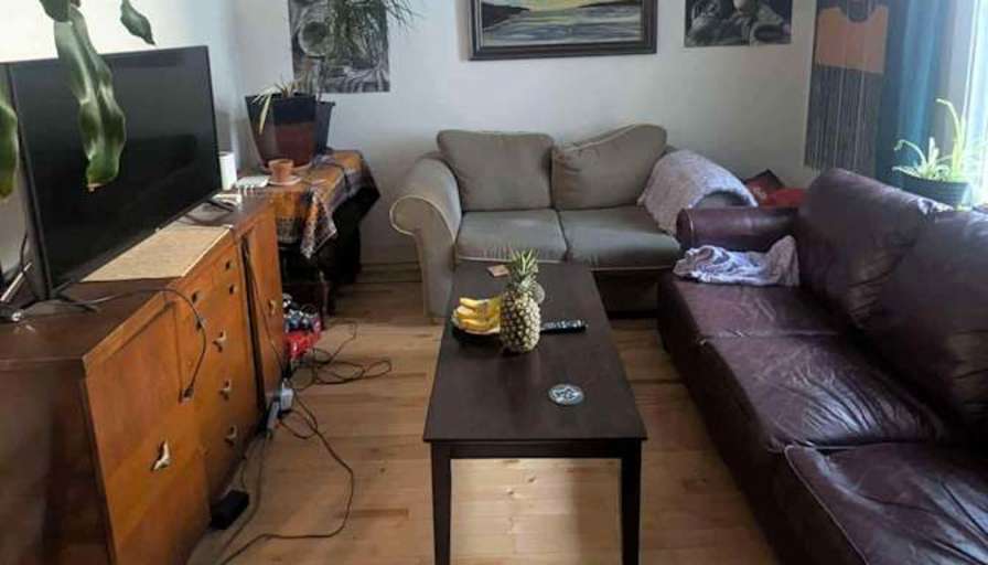 darius klassen's room