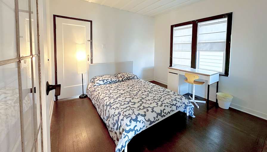 Shirin's room