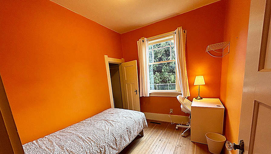Shirin's room