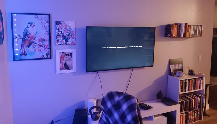 Andrew Mostert's room