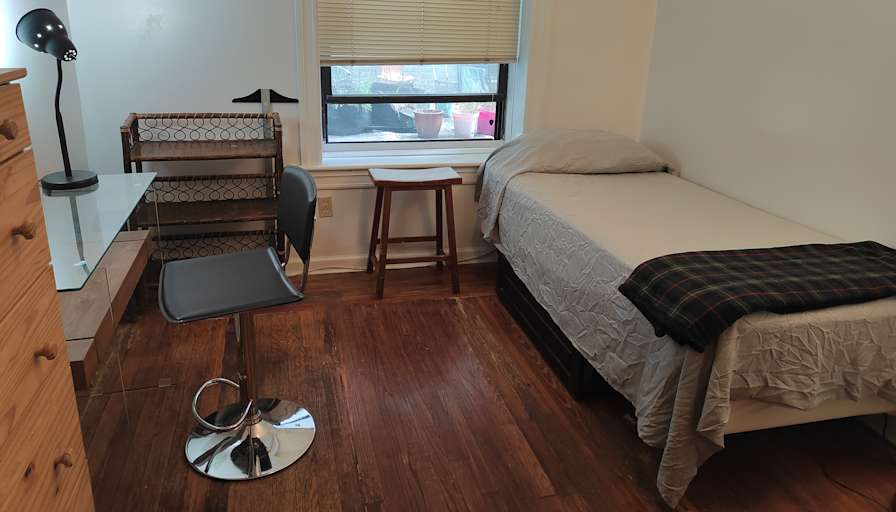 Hai's room