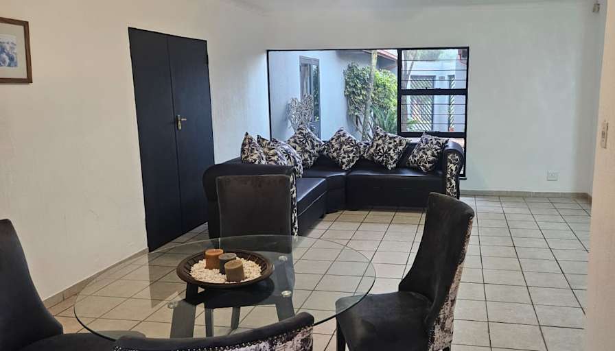 Ettiene Botha's room