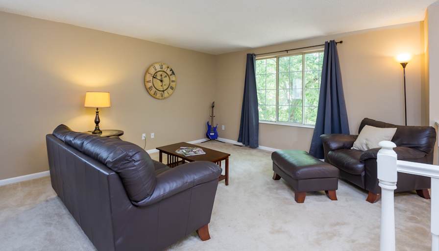 lifedoorrentals's room