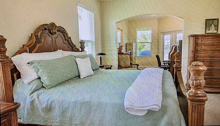 Carlos's room