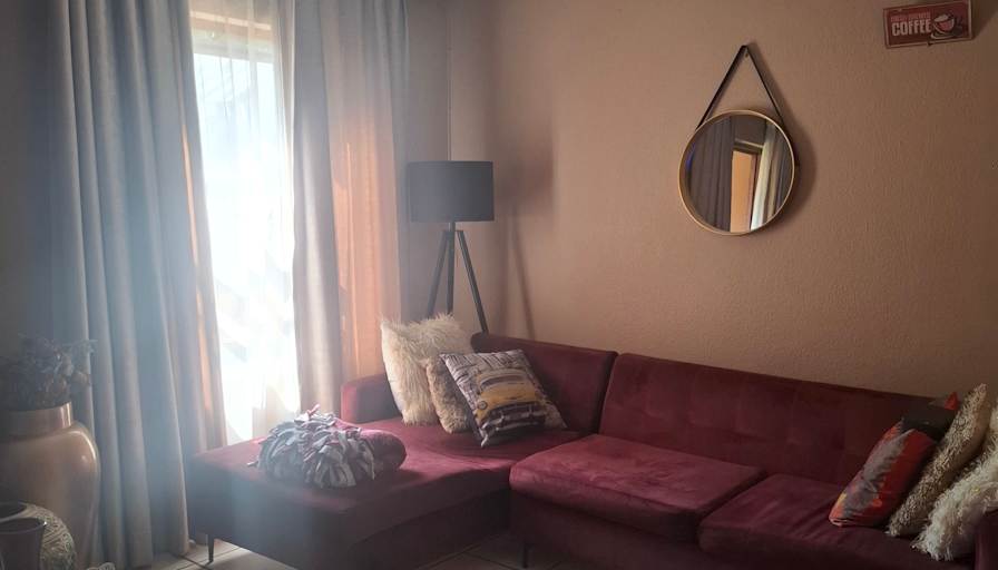 Vallence's room
