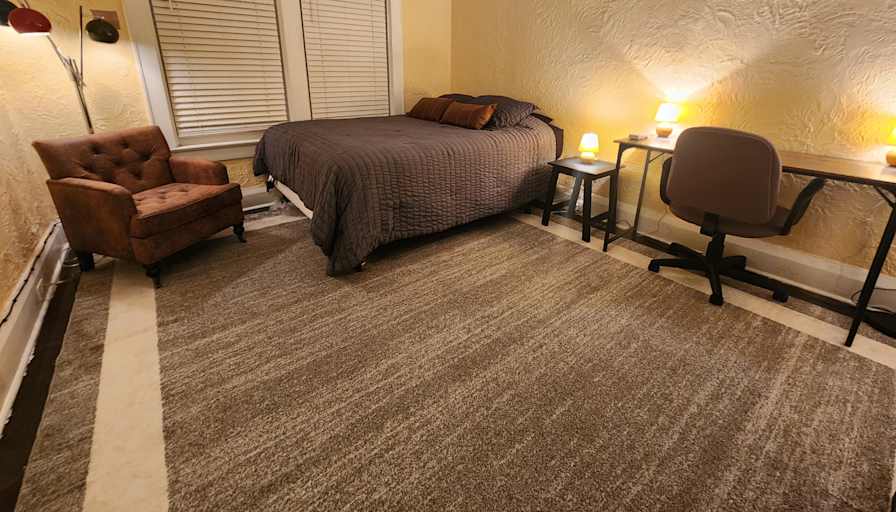 FOR RENT IN JULY's room