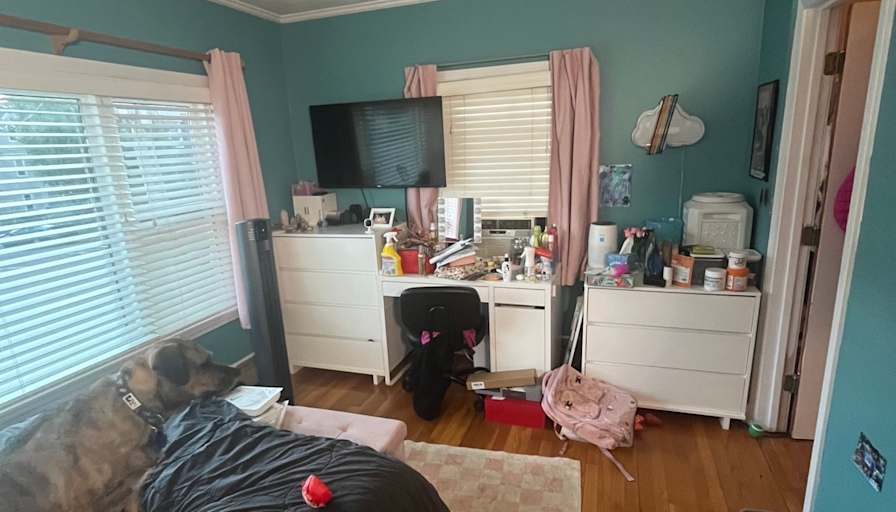 Caroline's room