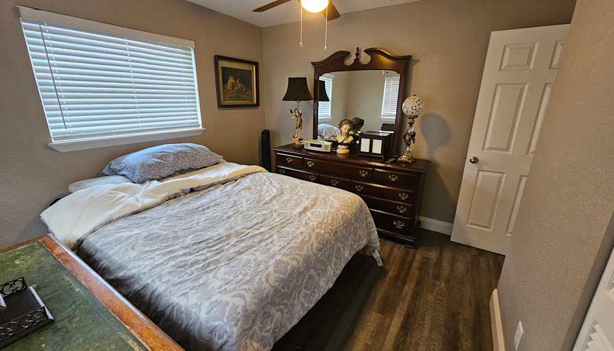 Oliver Pettry's room