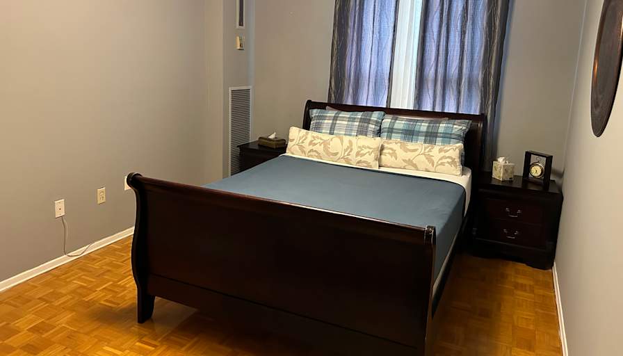 Lazar's room