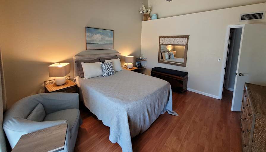 Ruthanne Hopkins's room