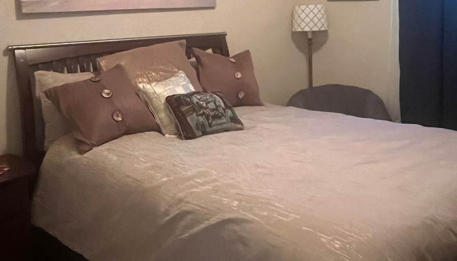 Lynne's room