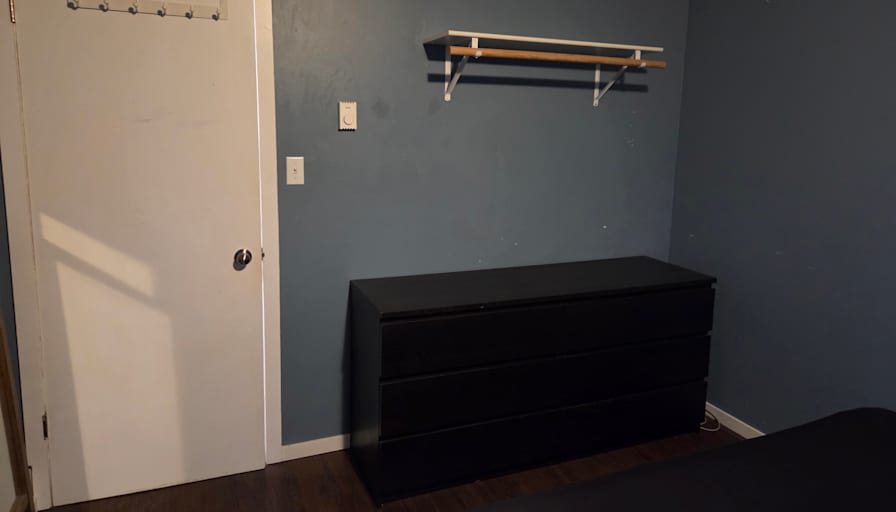 Thomas's room