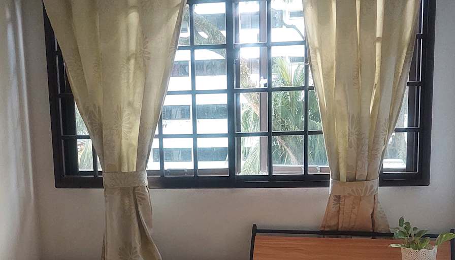 B L's room