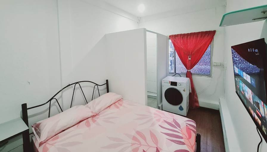 Roomy's room