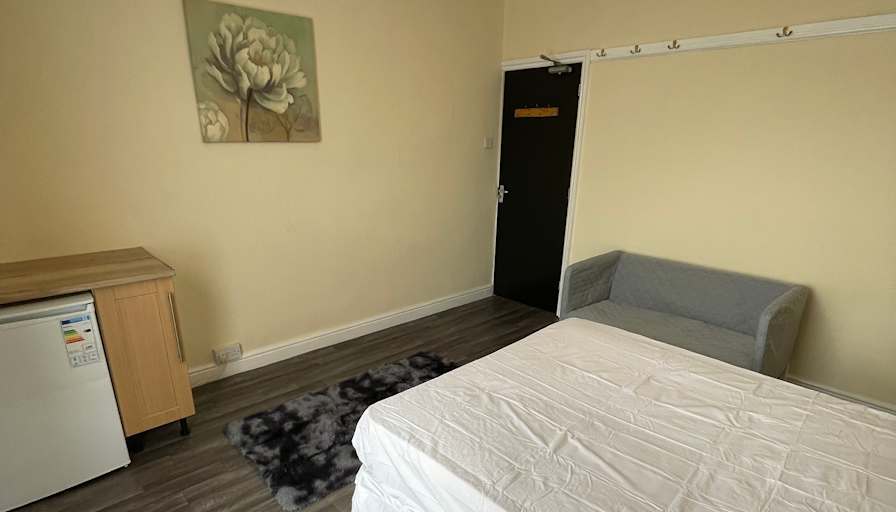 SavvaLET's room