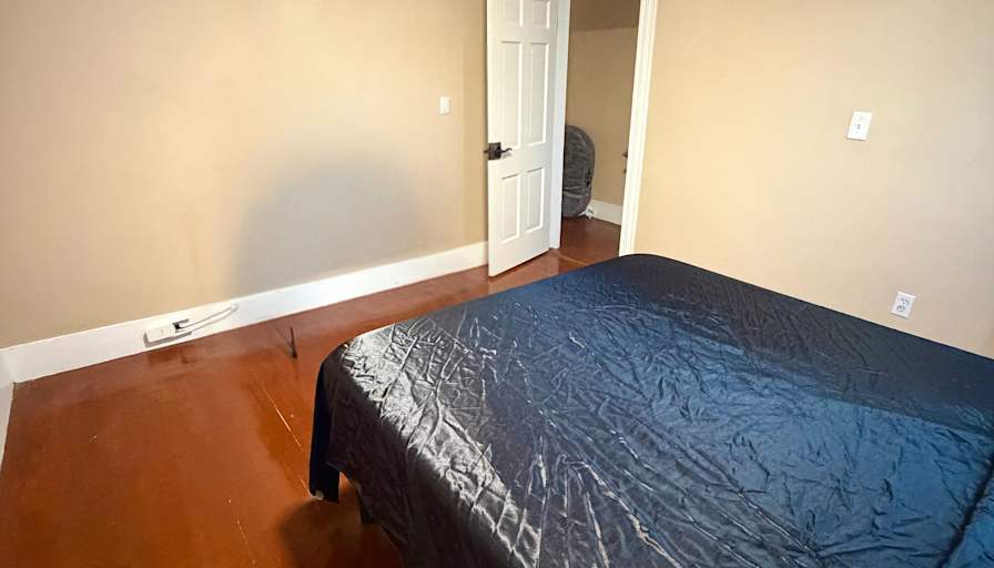 stefany diaz's room