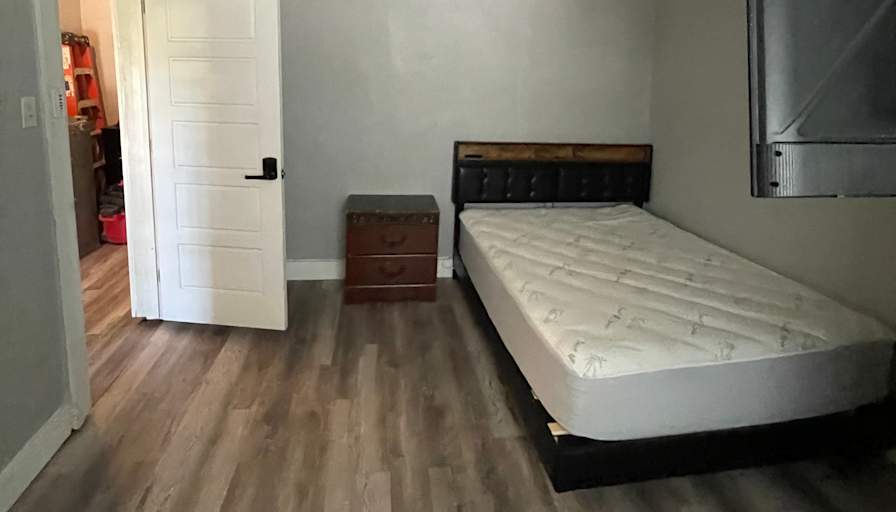 Armando's room