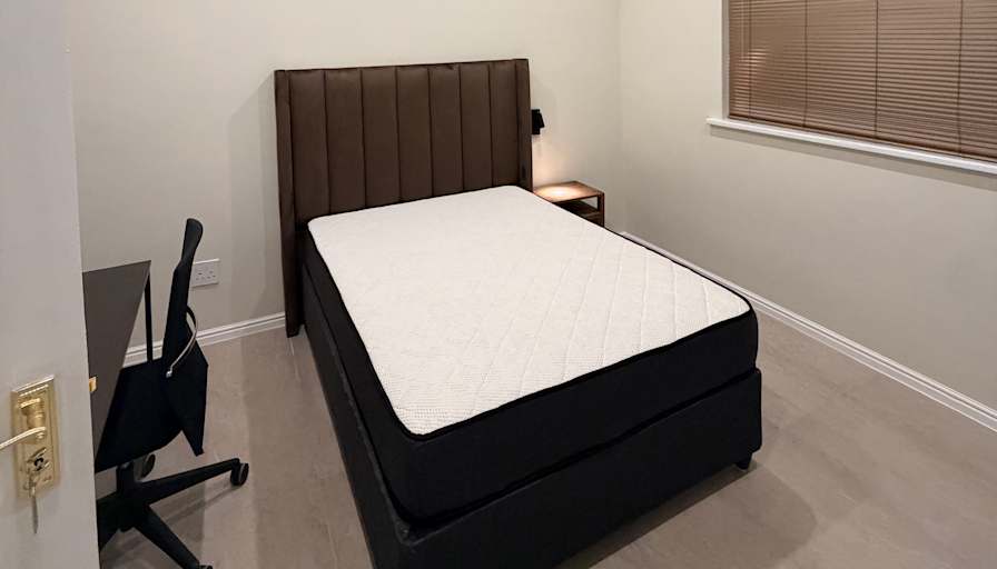 Georgios's room