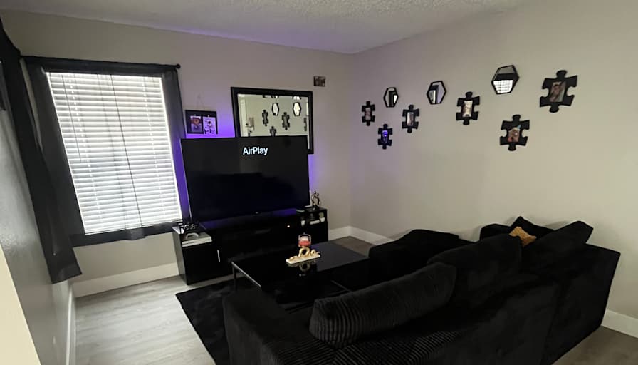 Cecilia's room