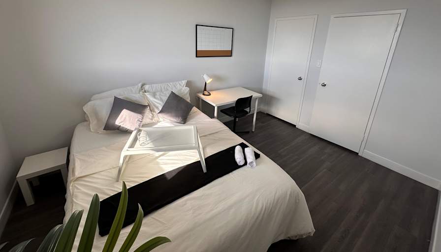 Housingfouryou's room