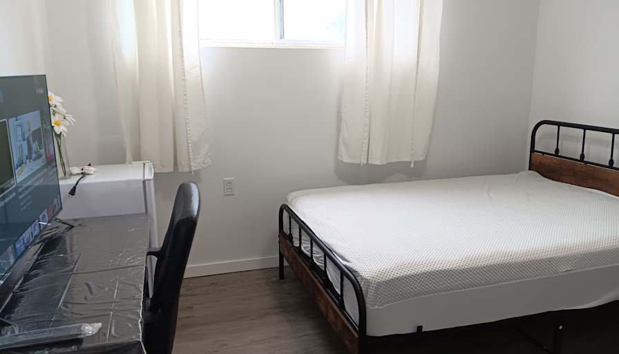 Christy Le's room