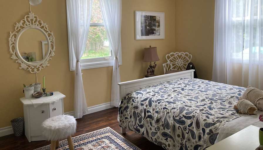 Negin's room