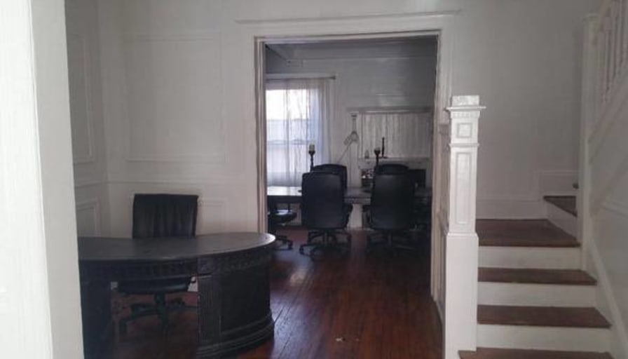carlos allen's room