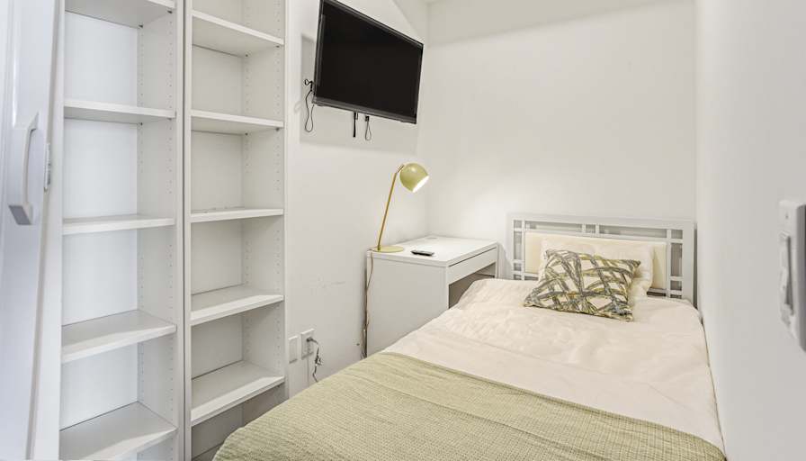 Liwinco's room